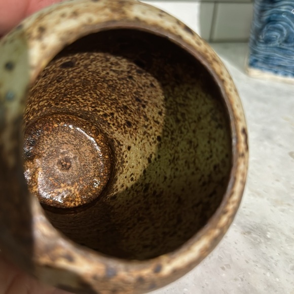 ONE OF A KIND HANDMADE CLAY POT! - Picture 3 of 4